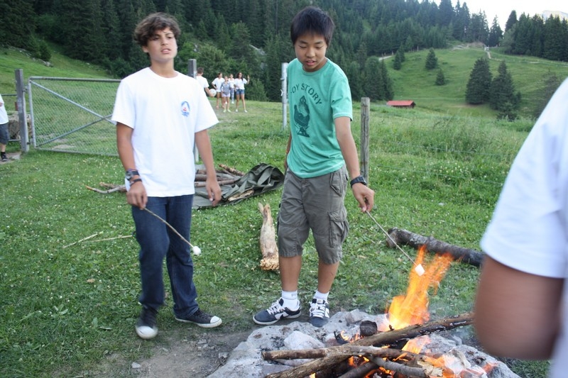 Village Camps International Summer Camp Leysin, Switzerland 2026-08-15 https://www.villagecamps.com/journals_admin/images/710-14-campfire (51).jpg